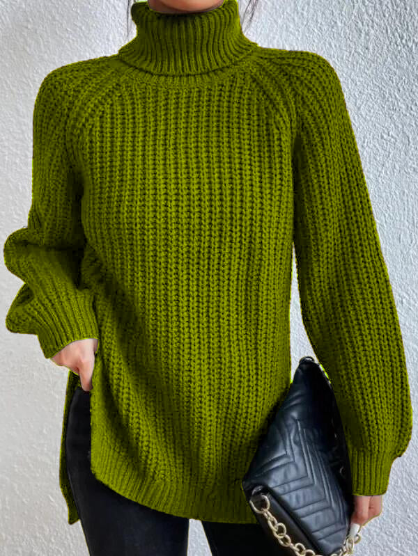 Essenziale invernale: maglione donna collo alto, maniche raglan e spacco. Comfort e stile.