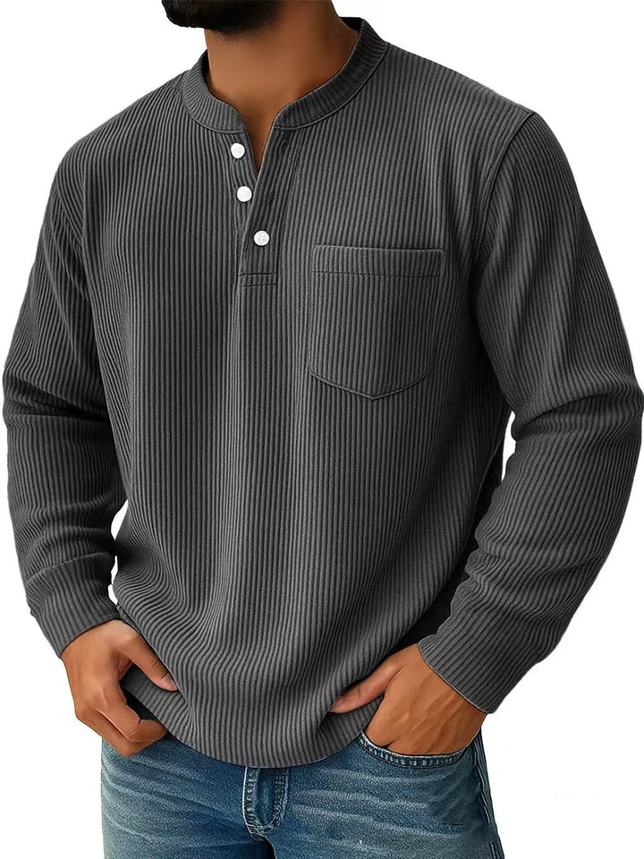Moda uomo: camicia Henley a maniche lunghe, vestibilità regolare, versatile per multistrato o singola.
