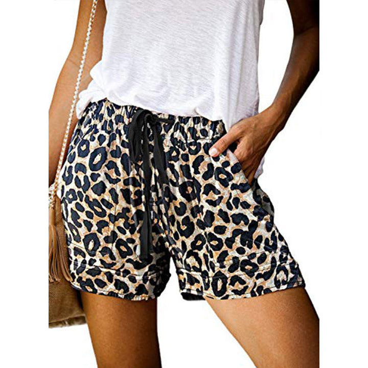 Pantaloncini donna vita alta gamba larga, un must-have leggero e comodo per la moda estiva.