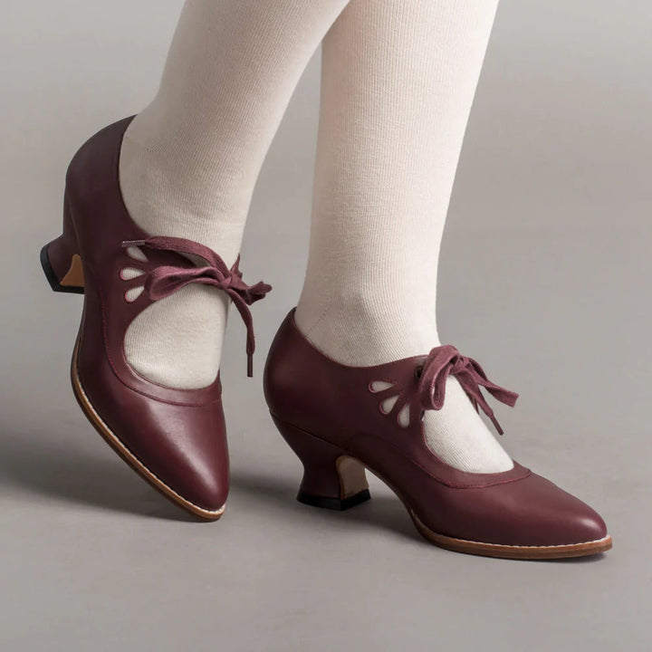 Versatili scarpe da donna con tacco, disponibili in nero e marrone. Offrono comfort, supporto arco plantare e antiscivolo.