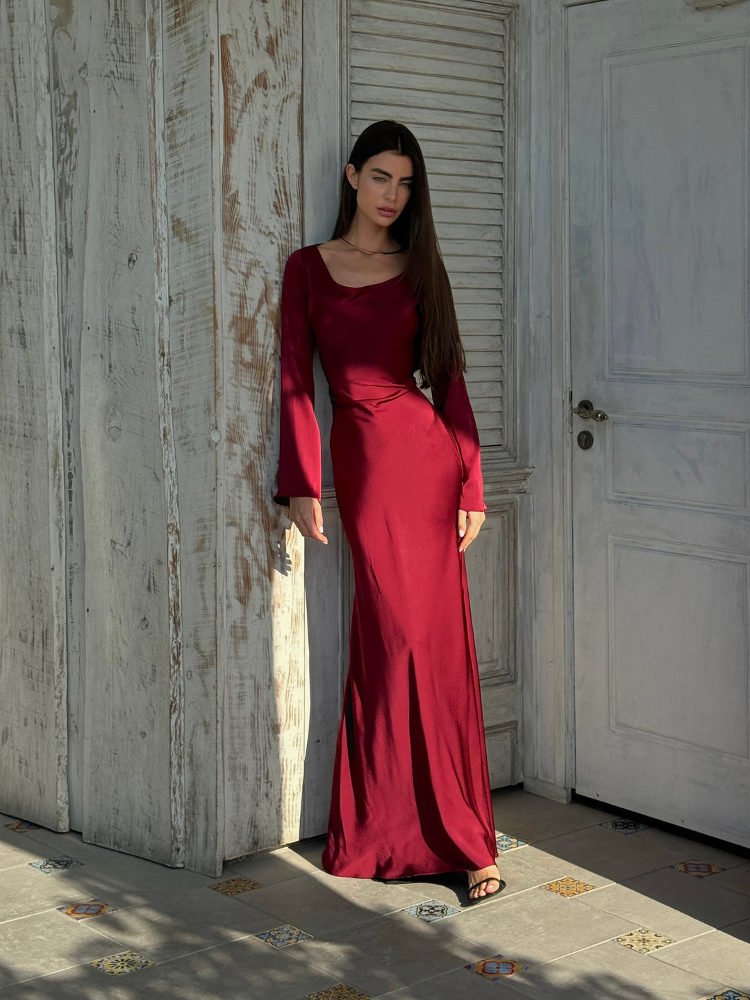 Vestito lungo autunno donna, maniche lunghe, look elegante e casual chic.