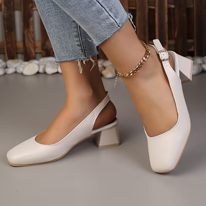 Moda femminile: scarpe slingback donna con tacco largo per eleganza e massimo comfort.