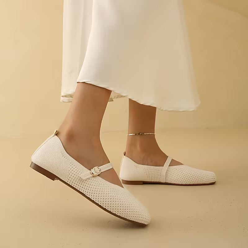 Versatili ballerine Mary Jane nere, calzature donna per stile casual o look più formali.