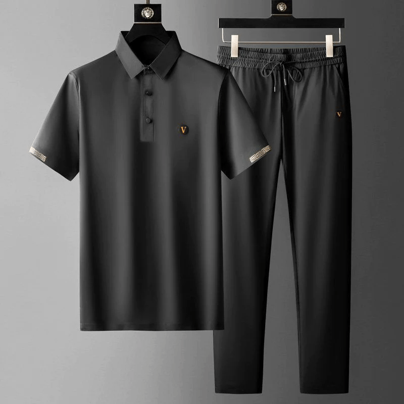Capospalla donna doppiopetto blu o nero, vestibilità dritta, perfetto per look quotidiano o moda ufficio invernale.