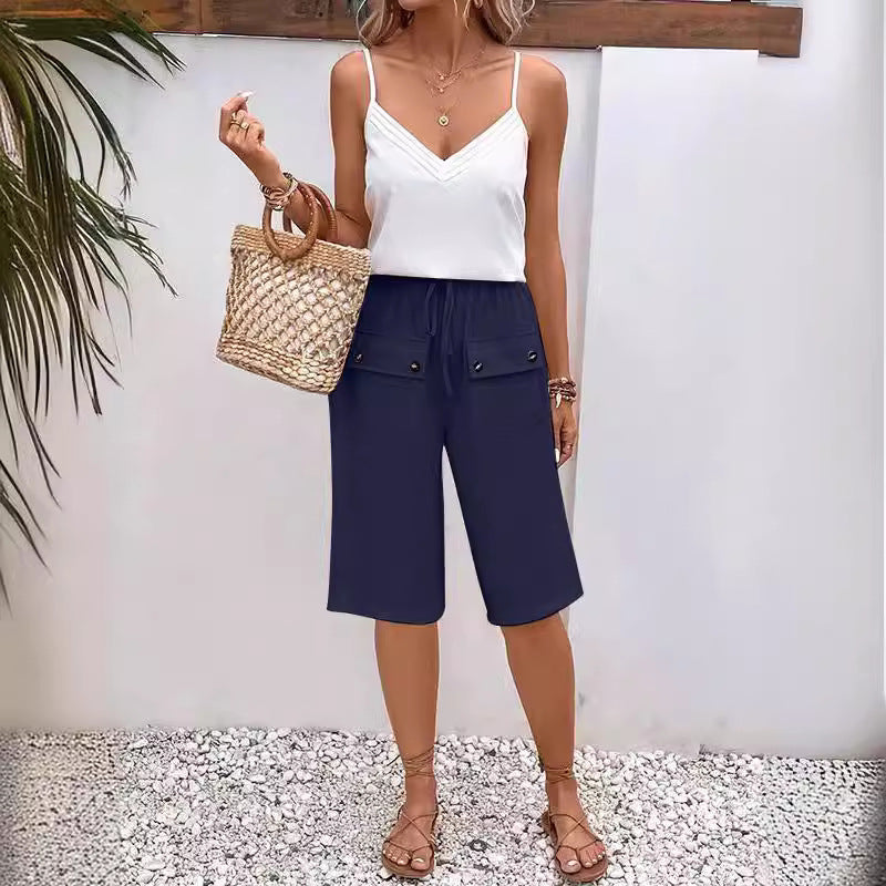 Comodi pantaloncini donna estivi con coulisse, taglio loose fit per relax. Ideali per giornate casual o viaggio.