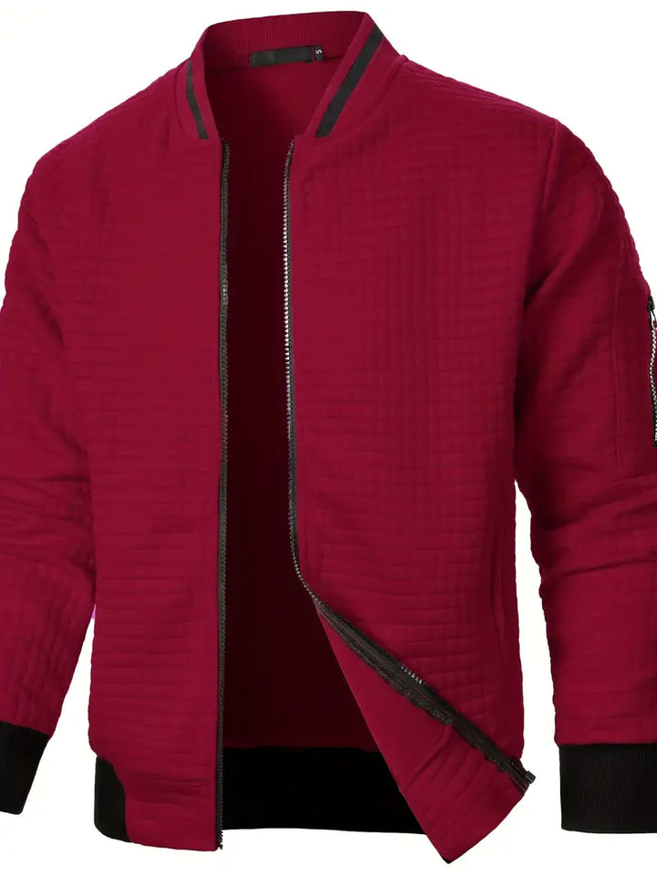 Outfit maschile versatile: giacca uomo a maniche lunghe con cerniera.