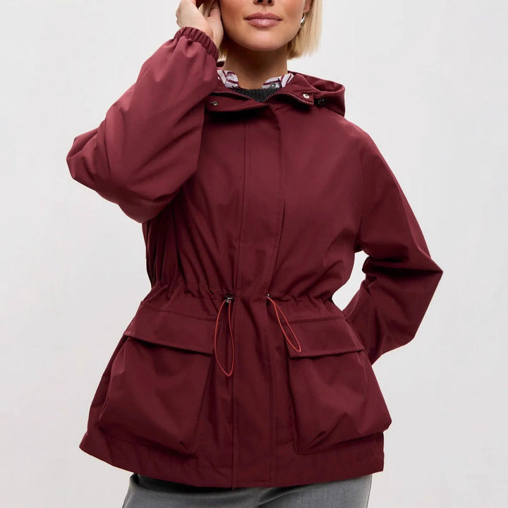 Giacca donna primaverile/autunnale, leggera e versatile con cappuccio e chiusura a zip.