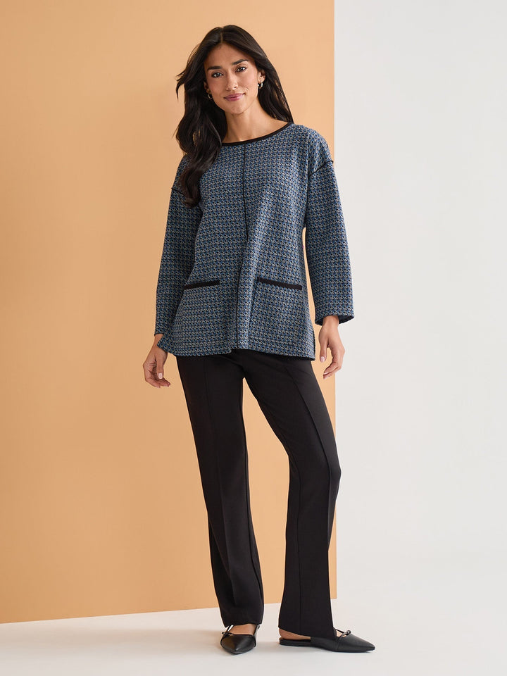 Maglia donna comoda girocollo a maniche lunghe, nel colore blu grigio, perfetta per il comfort quotidiano.