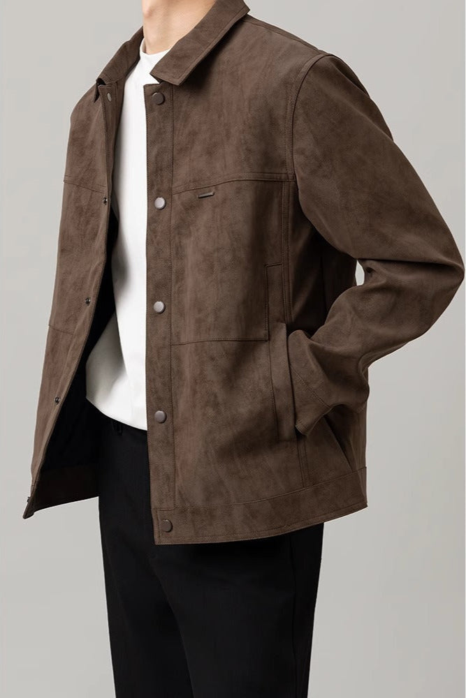 Giacca corta uomo bordeaux/nera, stile moderno e casual. Perfetta come capo spalla oversize per primavera-autunno.