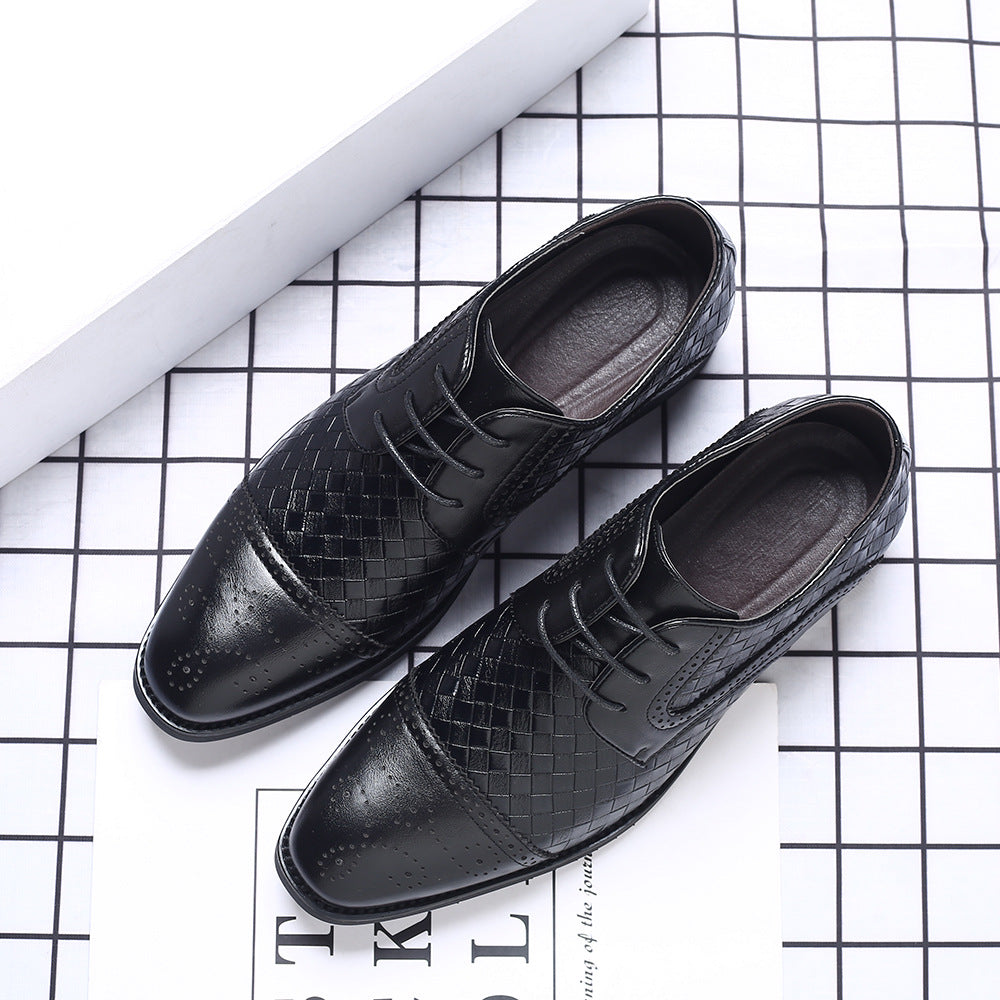 Eleganti scarpe business uomo blu con lacci. Design raffinato e suola antiscivolo per ufficio.