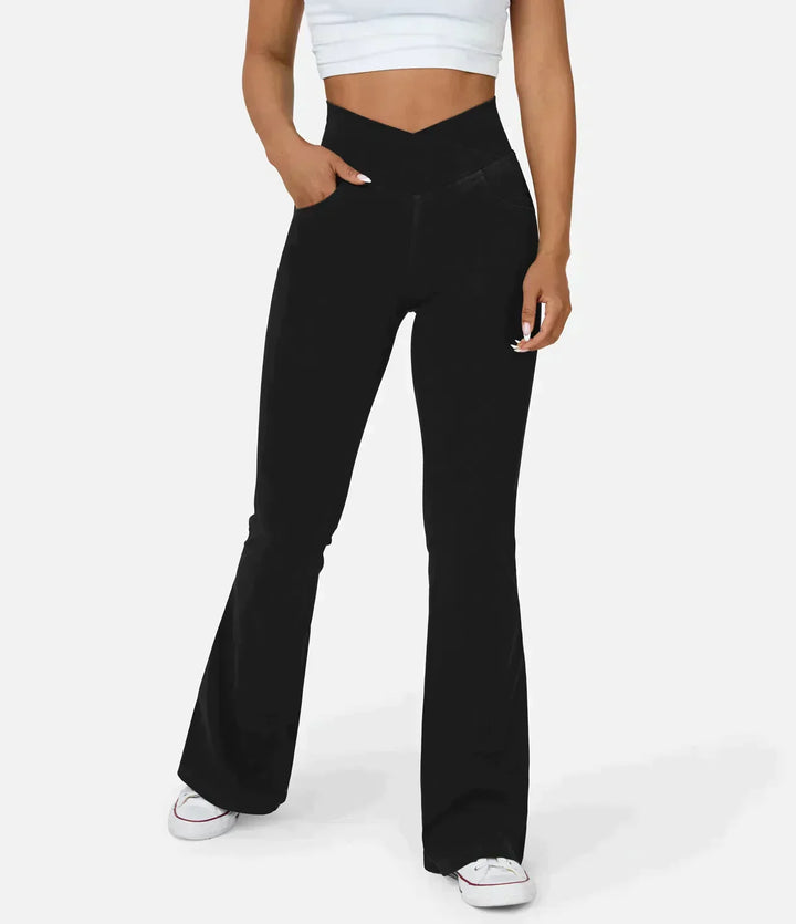 Jeans bootcut da donna versatili, a vita alta e tasche, per outfit casual o più eleganti.