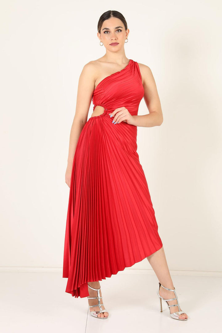 Abito lungo plissettato per donna, monospalla per una silhouette fluida e distintiva.