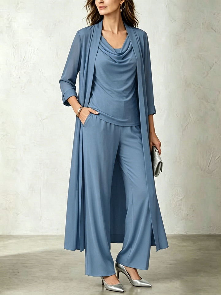Outfit completo donna 3 pezzi: cardigan, top, pantaloni coordinati. Moda casual per eleganza quotidiana.