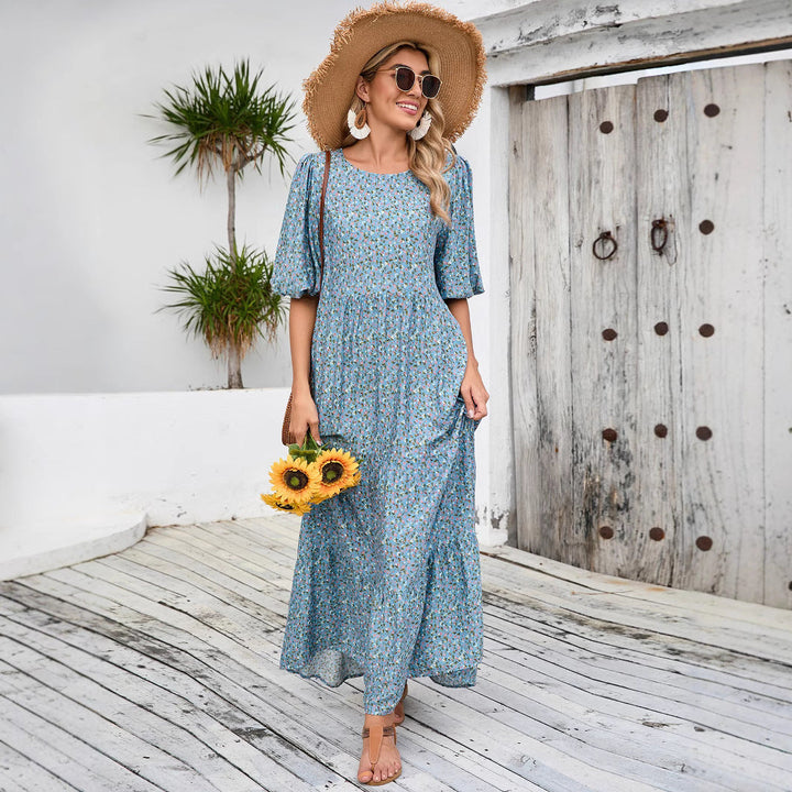 Abito lungo estivo da donna floreale azzurro, stile boho chic. Perfetto per la moda estiva casual con eleganza.