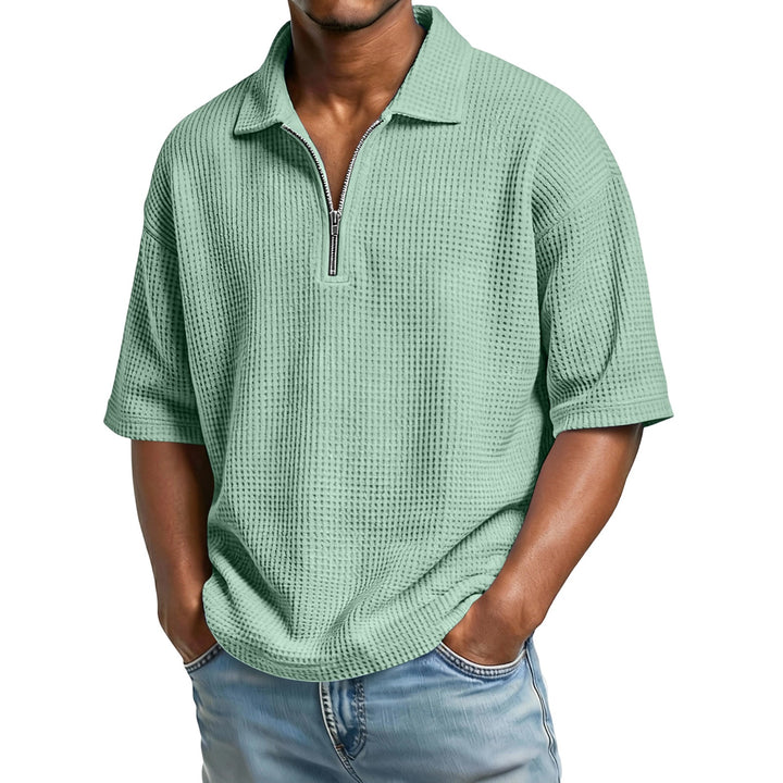 Polo uomo estiva tinta unita, versatile per look casual o più eleganti. Ideale per vacanze al mare.