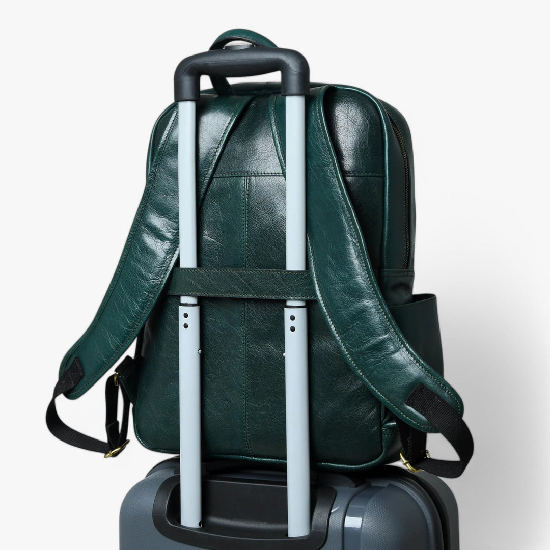 Borsa zaino verde per donna, design pulito. Perfetta combinazione di moda e funzionalità.