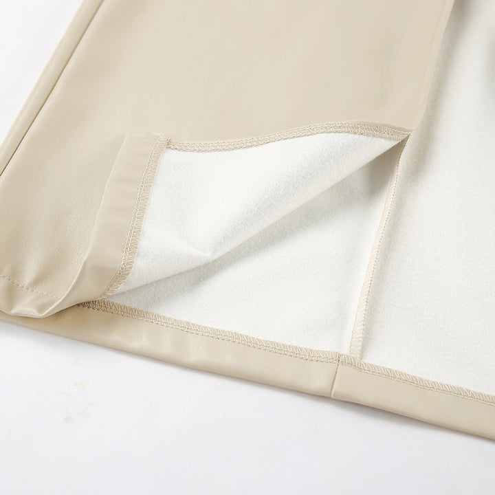 Gonna a vita alta versatile, capo essenziale per la moda femminile. Crea look eleganti e moderni con facilità.