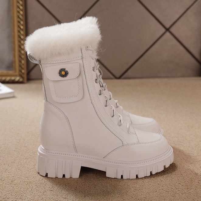 Stivali invernali uomo alla moda, perfetti per l'inverno, offrono protezione dal freddo e massimo comfort.