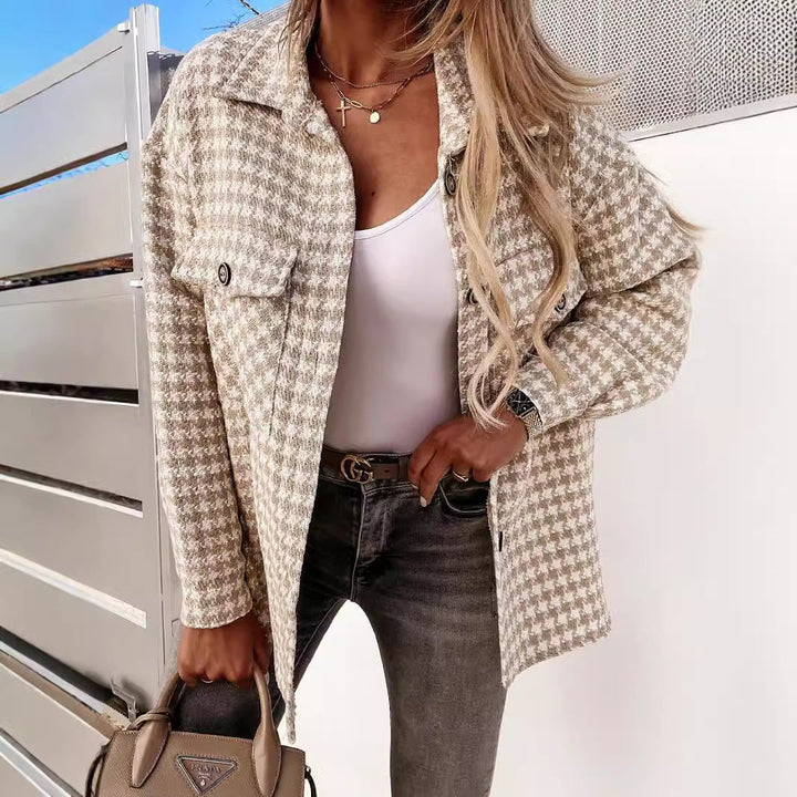 Capospalla donna lana pied-de-poule, cappotto elegante e strutturato. Ideale per moda autunno e stile chic.