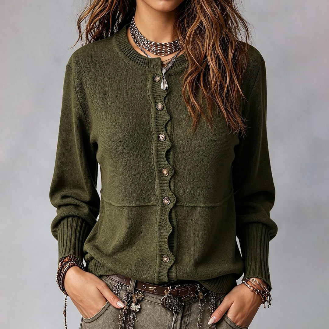 Cardigan donna casual con bottoni frontali e girocollo, ideale per comfort quotidiano e abbigliamento versatile.