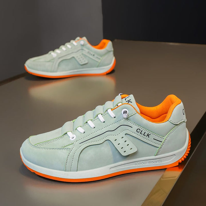 Moderne scarpe uomo per skate, casual e comode, con lacci, punta tonda e suola piatta.