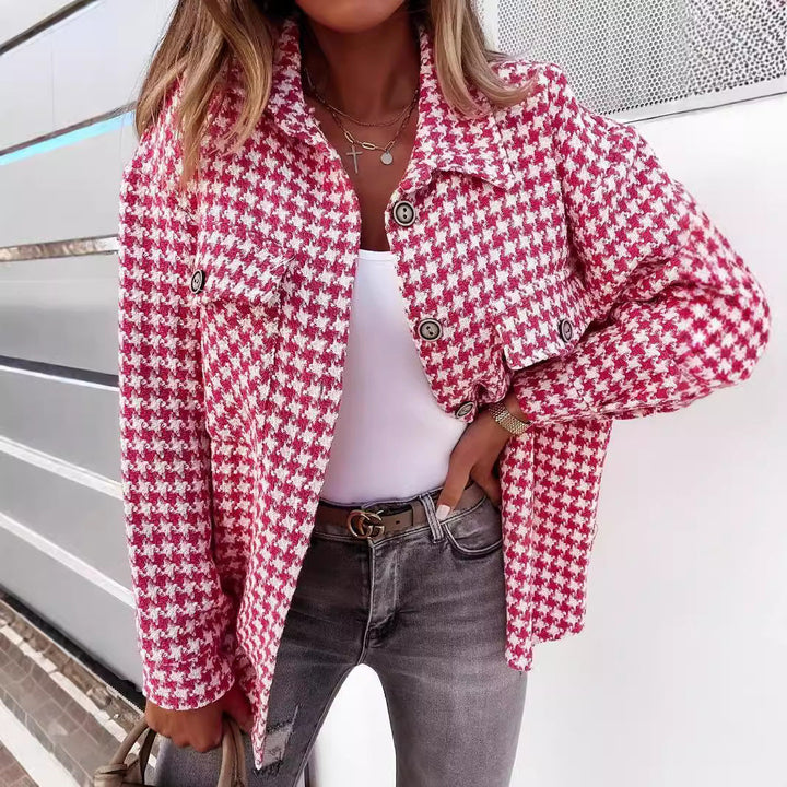 Elegante cappotto donna in lana pied-de-poule, giacca strutturata, perfetta per un look autunnale raffinato.