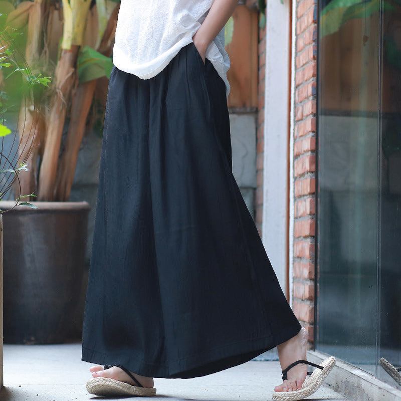 Pantaloni ampi da donna, un capo essenziale per comfort e moda quotidiana.