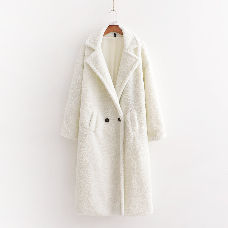 Cappotto donna invernale, giacca lunga e calda che unisce comfort e un look sofisticato.