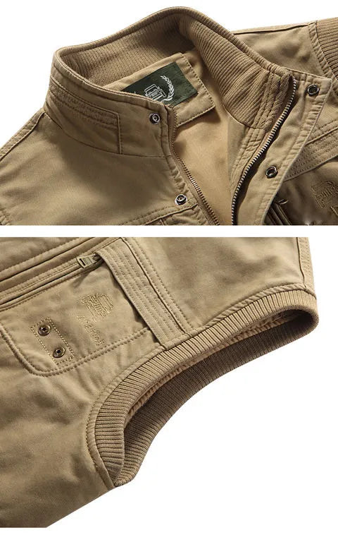 Gilet uomo casual multitasche stile vintage, ideale per la moda maschile e l'uso quotidiano. Funzionale.