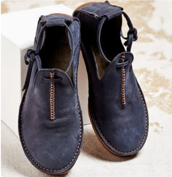 Scarpe basse donna eleganti in pelle, ideali per il comfort quotidiano e uno stile versatile.