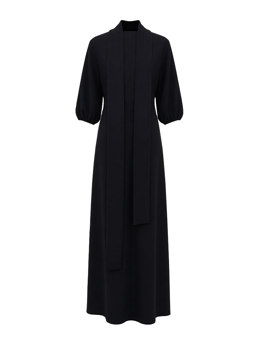 Vestito nero da cerimonia per donna, design chic con maniche a sbuffo e collo alto, disponibile in taglie forti.