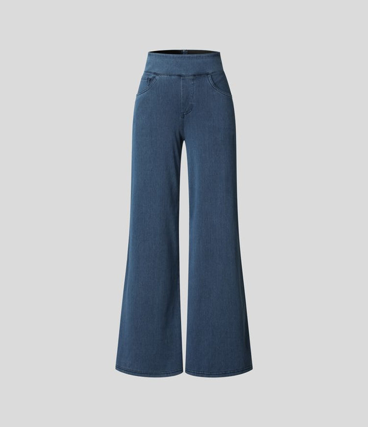 Moda donna: jeans blu a vita alta, comodi ed elastici. Un capo essenziale per un look trendy e confortevole.