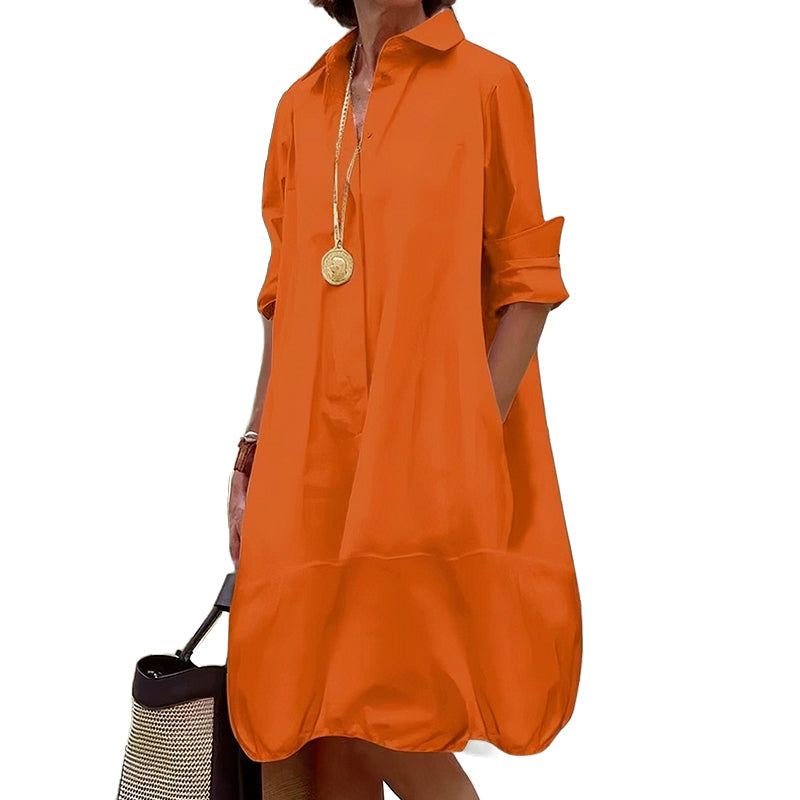 Abito estivo versatile da donna, casual con colletto e bottoni, ampio e confortevole.