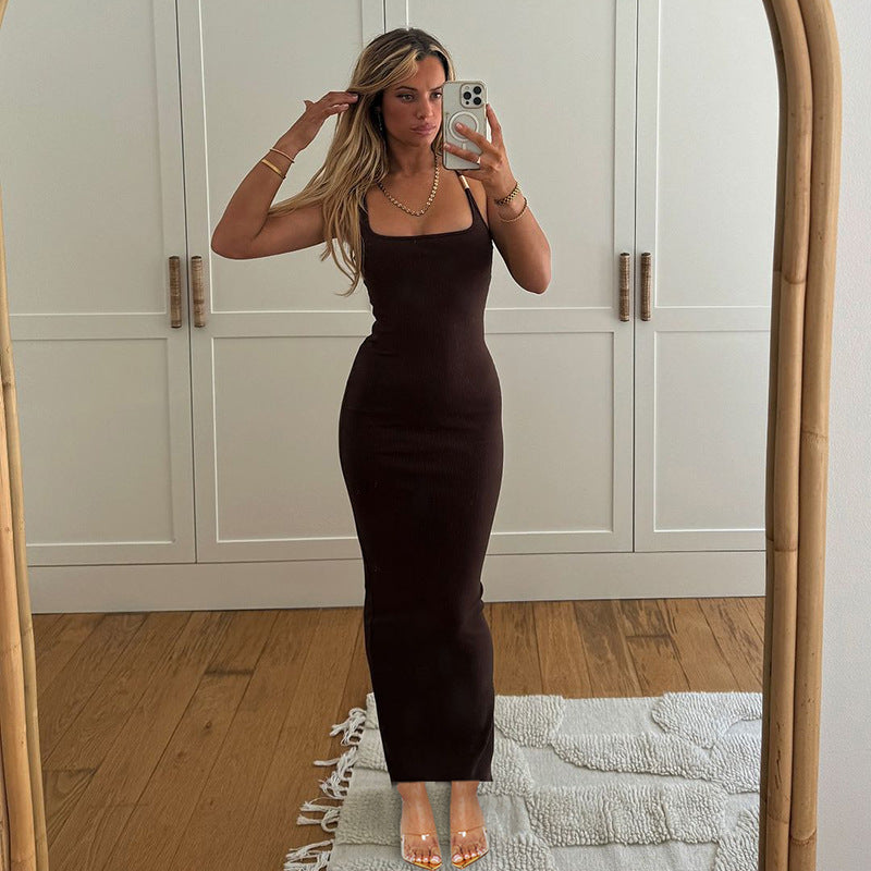 Vestito maxi bodycon donna senza maniche con scollo all'americana, ideale per serate eleganti e feste di moda.