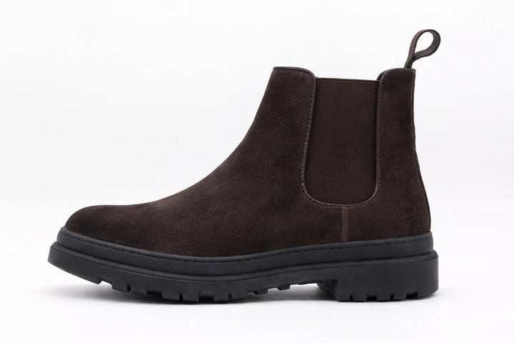 Stivali Chelsea marroni da uomo, con rialzo discreto per maggiore altezza e un look raffinato e alla moda.