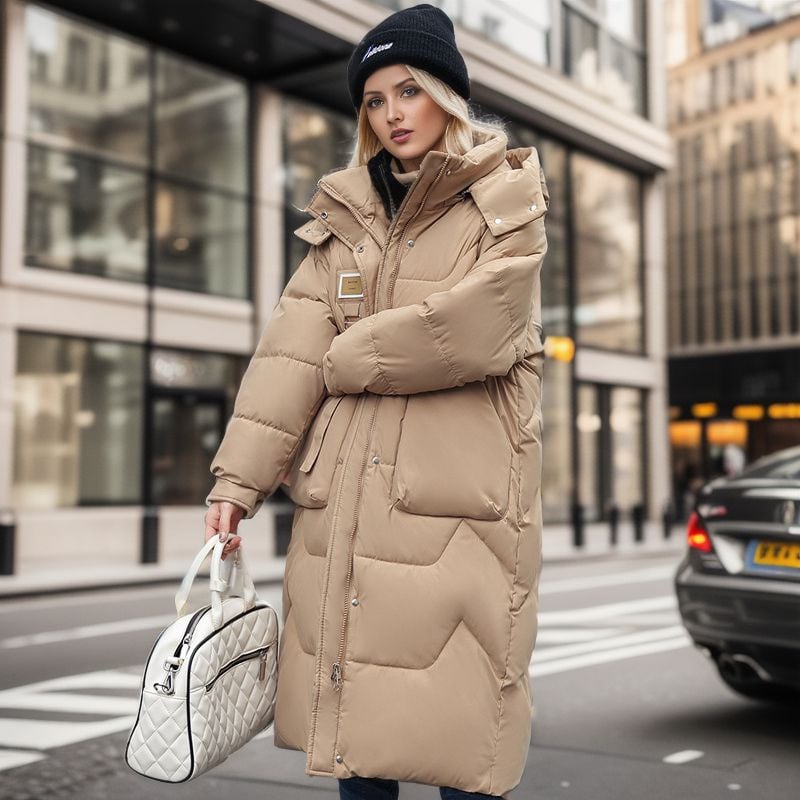 Giaccone invernale donna puffer elegante, caldo e confortevole. Tessuto di qualità per il freddo.