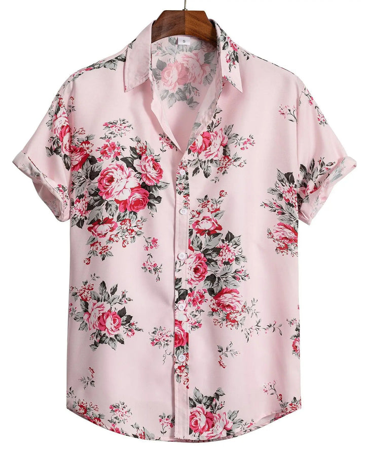 Tessuto leggero e traspirante della camicia uomo floreale, dettaglio stampa e texture, comfort estivo garantito.
