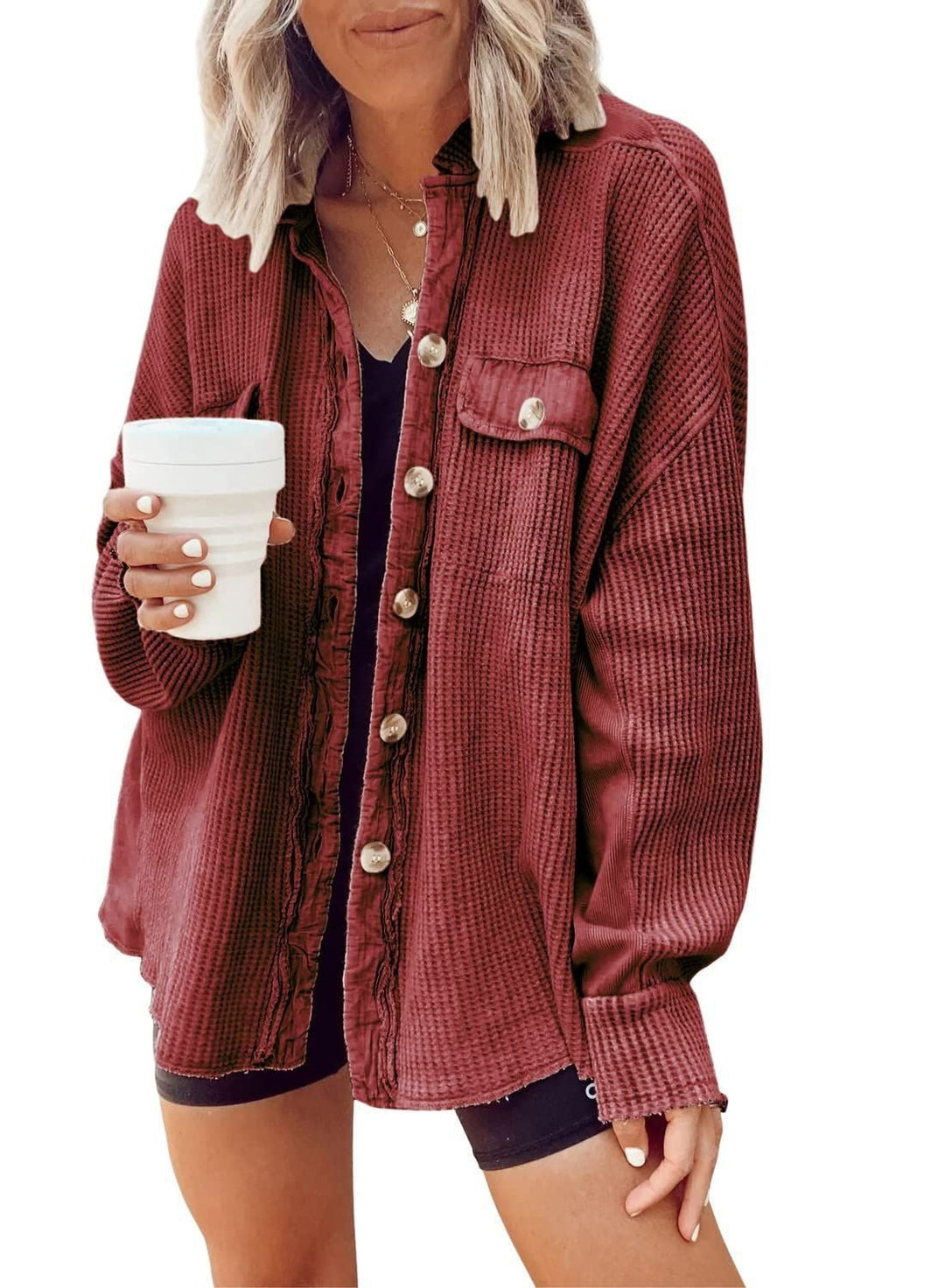 Giacca donna in stile camicia, con revers e tasche laterali, confortevole e alla moda.