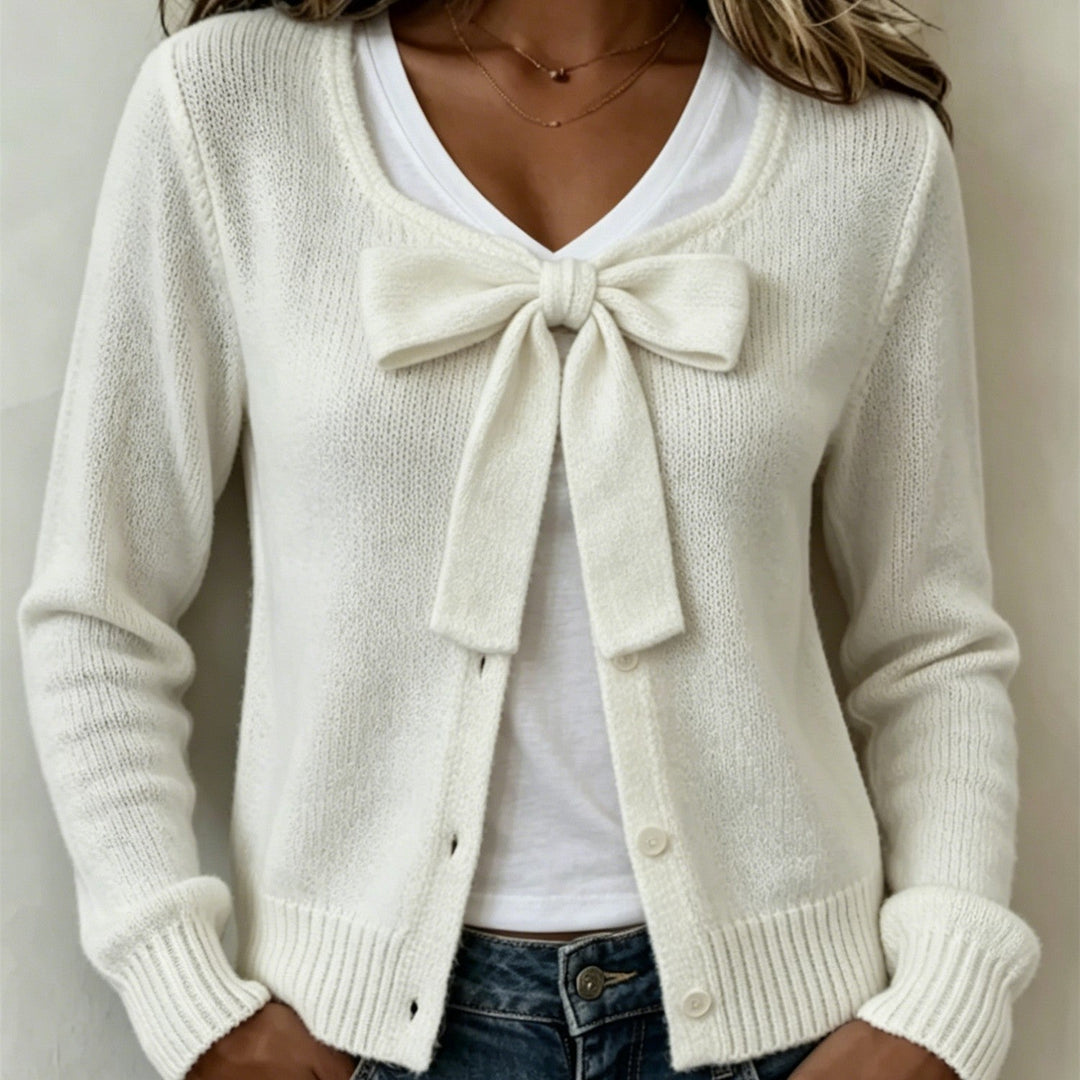 Camicetta donna casual bianca, leggera e comoda, perfetta per outfit versatili da ufficio o tempo libero.