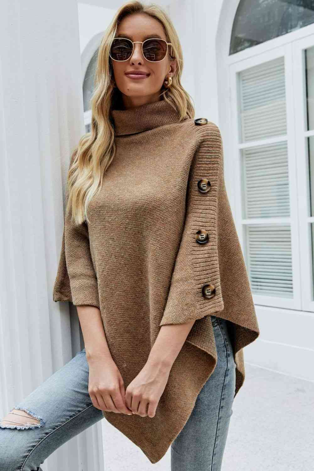 Poncho caldo e versatile da donna, ideale per un look casual-chic in autunno/inverno.