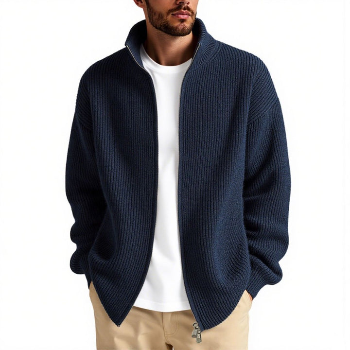 Cardigan uomo ampio a maglia, apertura frontale. Soprabito leggero e comodo, perfetto per la moda casual.