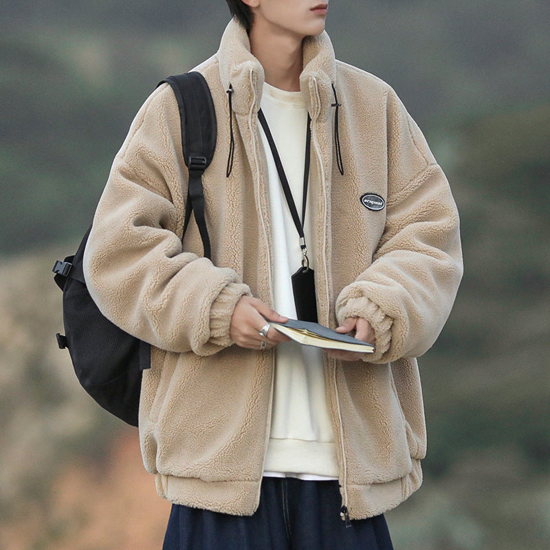 Elegante giacca uomo invernale imbottita beige, versatile per ogni occasione casual. Calda e protettiva.