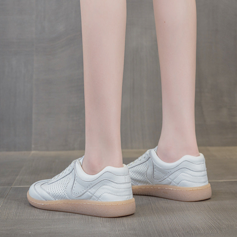 Scarpe donna platform gialle e bianche, design moderno con punta tonda e dettagli traforati. Ideali per il quotidiano.