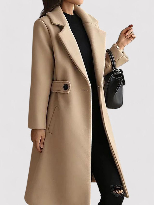 Cappotto lungo donna rosso per inverno, elegante e raffinato, perfetto per la moda outerwear chic.