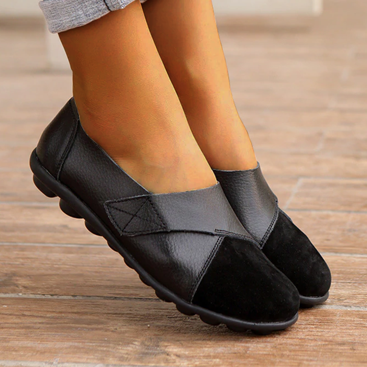Eleganti calzature donna ortopediche casual, versatili per passeggio e stile quotidiano.
