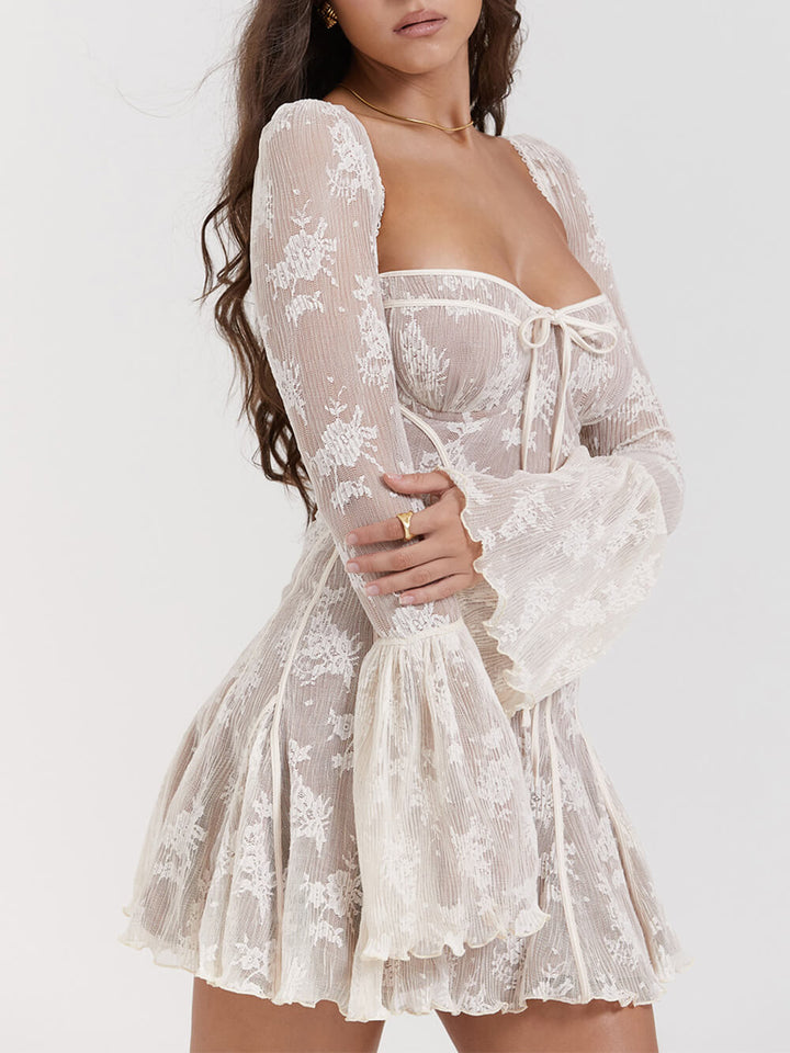 Abito mini vintage bianco per l'autunno, maniche lunghe, elegante e di tendenza.