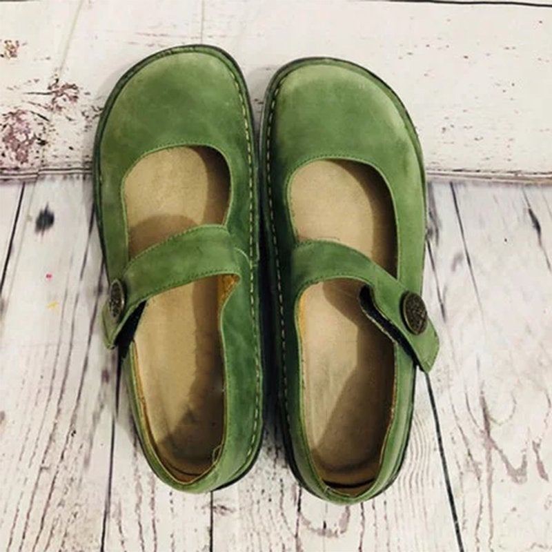 Calzature leggere e versatili da donna, scarpe casual in morbido camoscio, con design retrò per comfort.