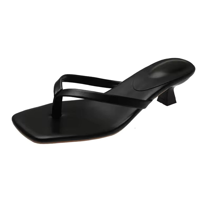 Sandali estivi da donna marroni con cinturino, comodi e versatili, perfetti per look casual o più formali.