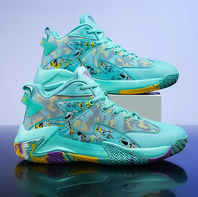 Scarpe da gioco basket uomo, progettate per la massima aderenza e ammortizzazione sul campo da gioco.