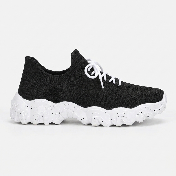 Sneakers donna leggere con design moderno. Ideali per comfort quotidiano e attività all'aperto.